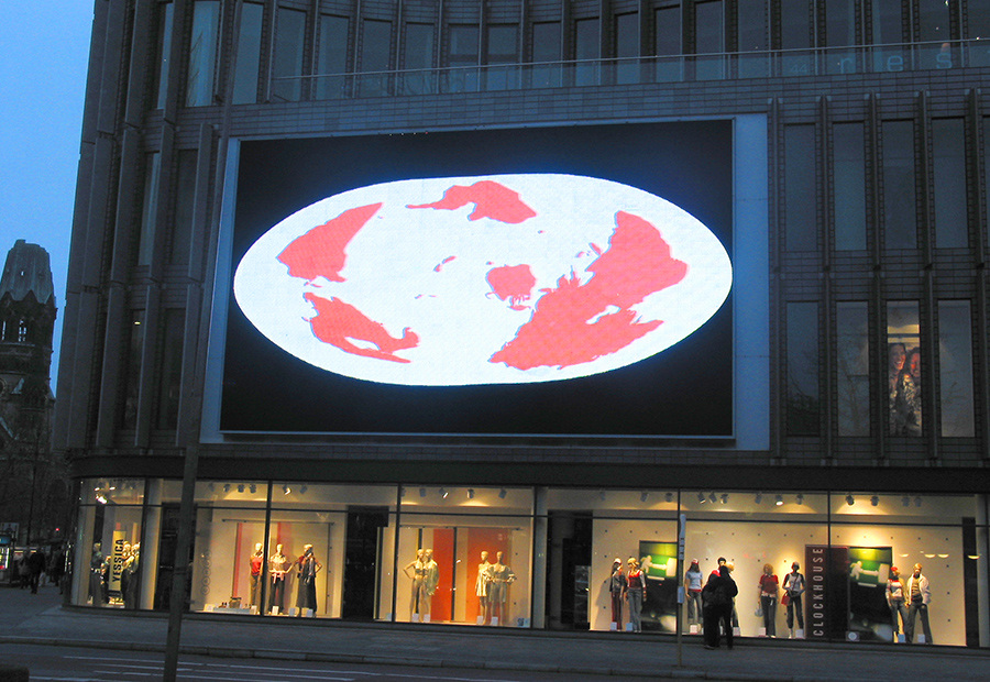 LED display Berlin - Myriam Thyes: Mutable Worlds (Photo: Claudia Petereit)